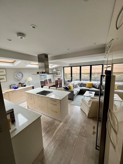 Modern Luxury Garden Flat - High spec - Battersea - London