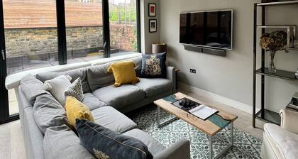 Modern Luxury Garden Flat - High spec - Battersea - London