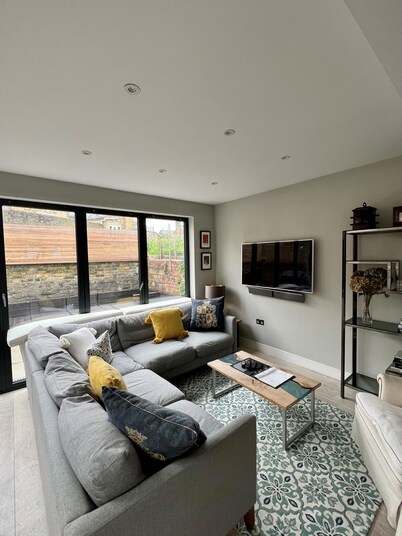 Modern Luxury Garden Flat - High spec - Battersea - London
