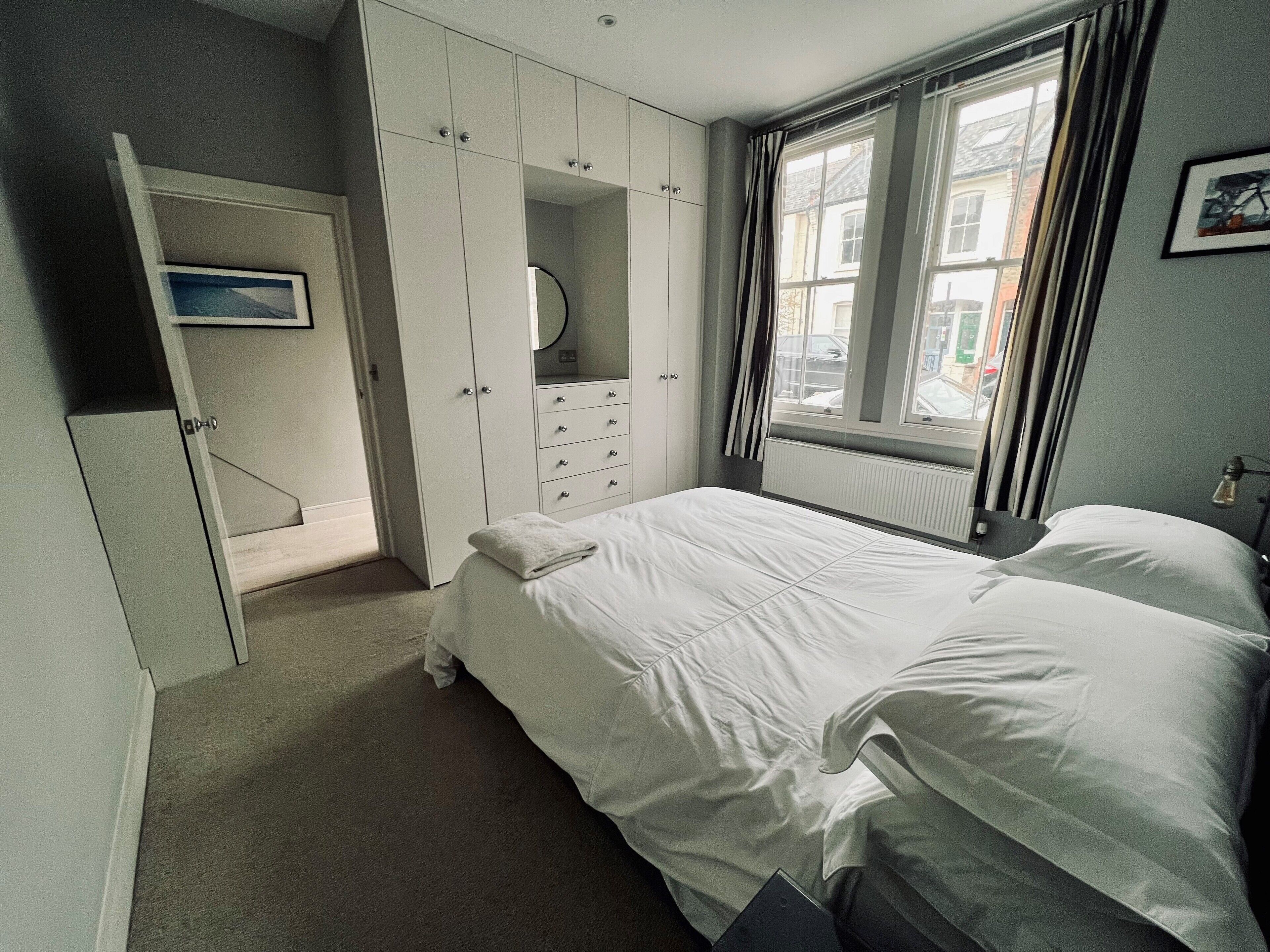 2 bedrooms, iron/ironing board, travel cot, free WiFi