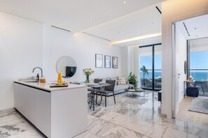 Apartamento superluxo | Área de estar | Smart TV, Netflix, serviços de streaming
