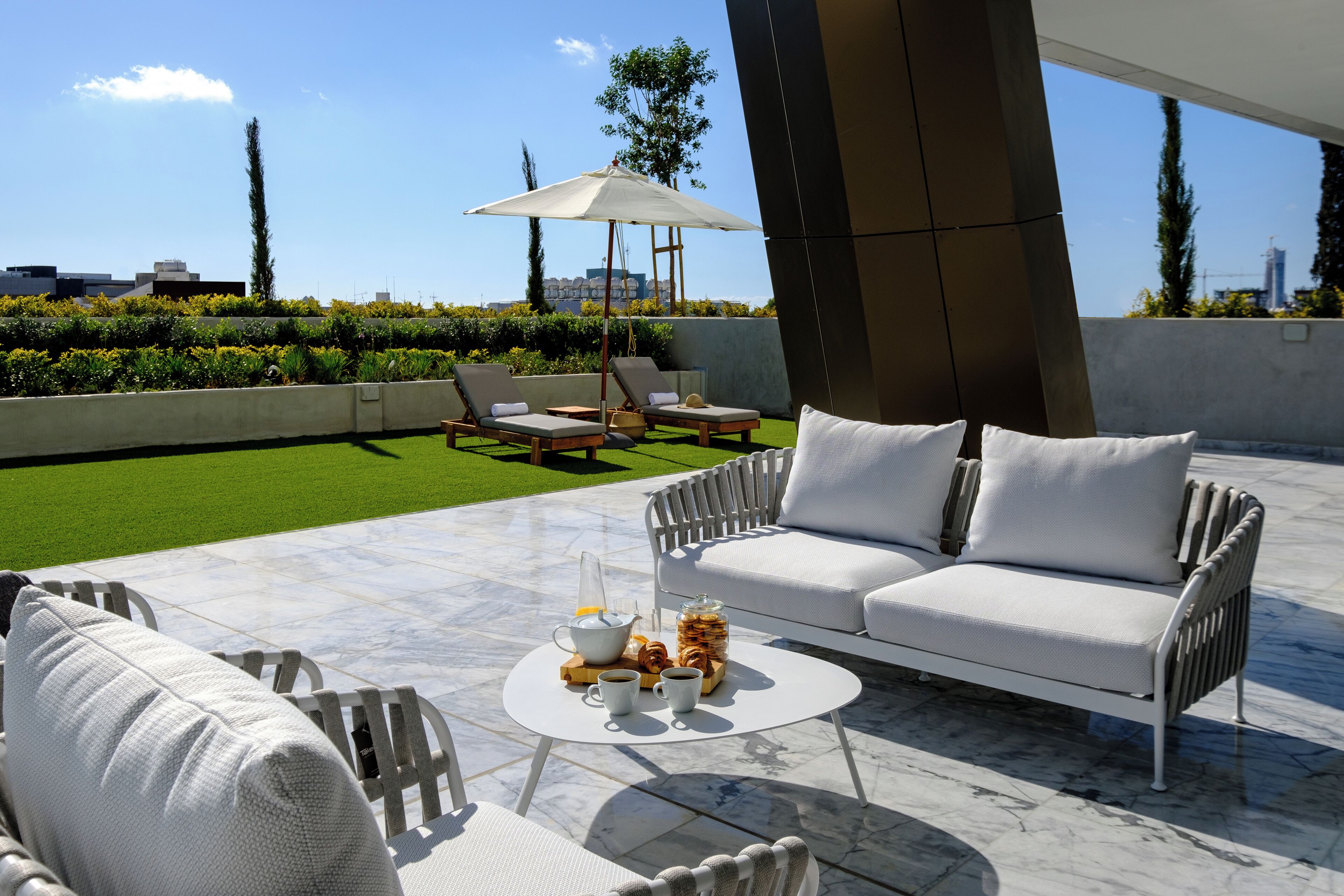 Exclusive Apartment | Terrace/patio