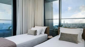 Panoramic Apartment | 2 bedrooms, in-room safe, soundproofing, free cribs/infant beds