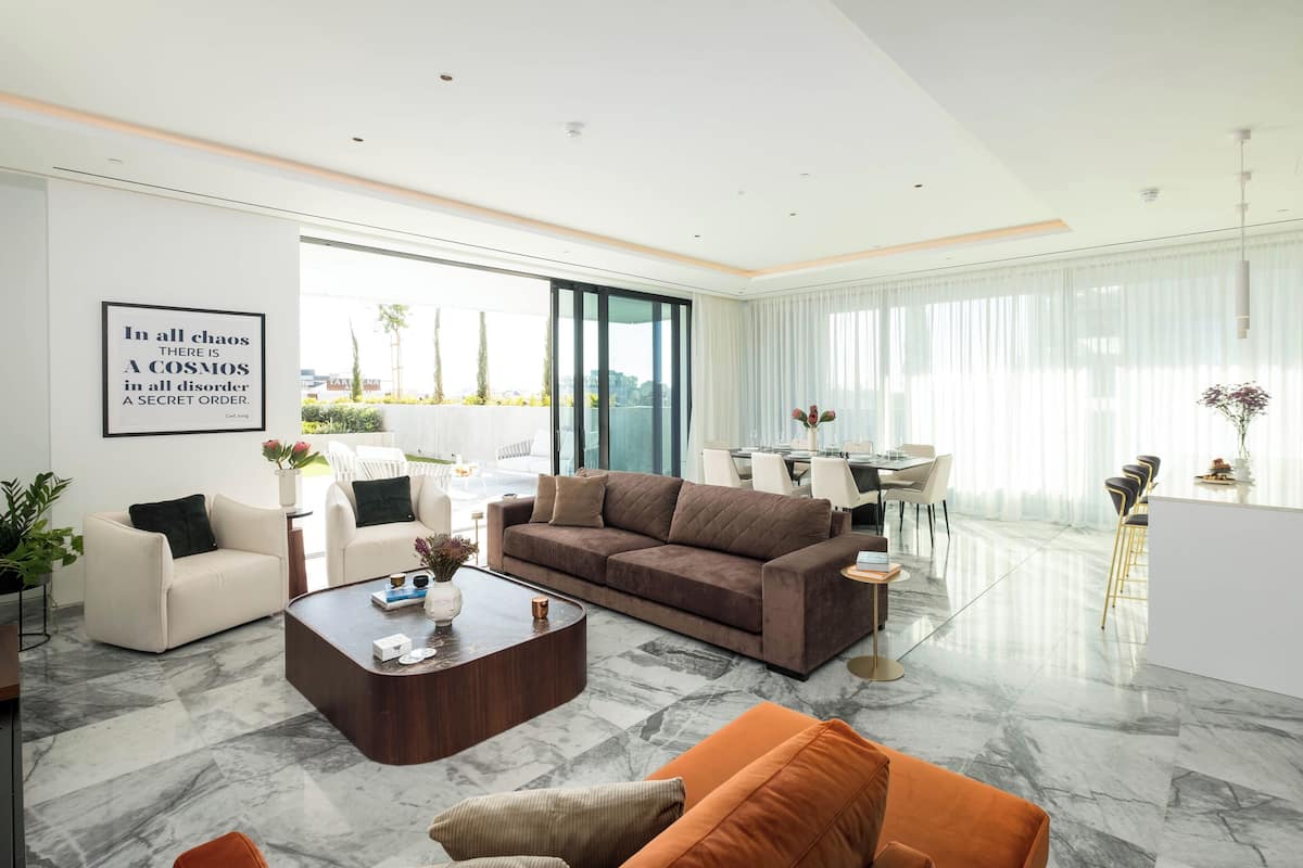 Departamento exclusivo | Área de sala de estar | Smart TV, Netflix, piso con calefacción y servicios de streaming