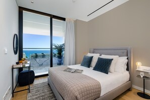 Luxury Apartment | In-room safe, soundproofing, free cribs/infant beds, free WiFi - The Icon Limassol  (Limassol)