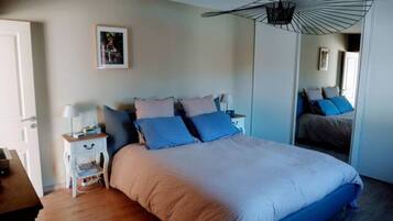 2 slaapkamers, reisbedje, gratis wifi, beddengoed