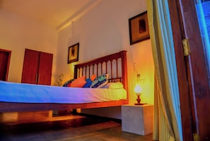 1 bedroom, bed sheets