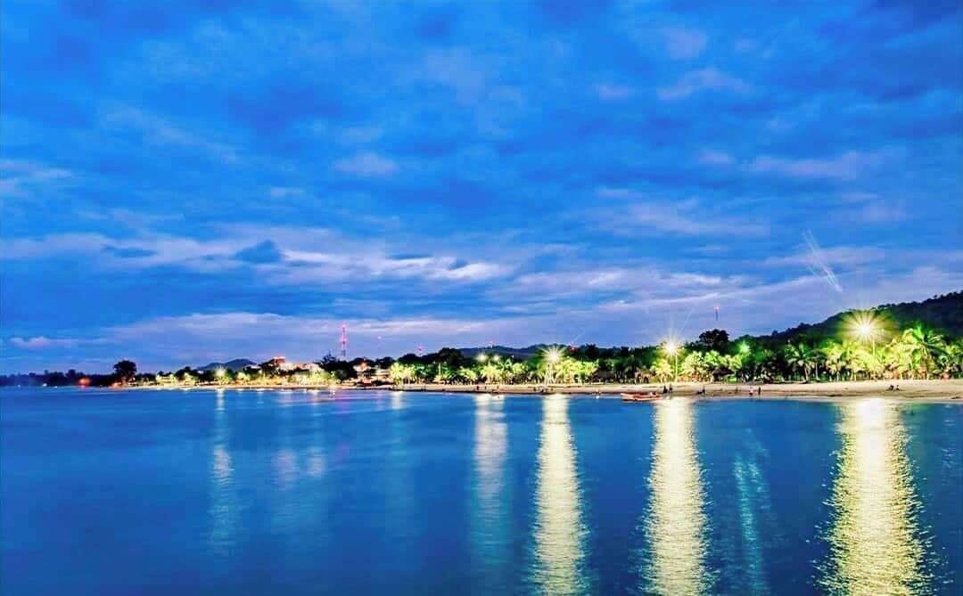 خزنة داخل الغرفة ومكواة/لوح كي وواي فاي مجانًا