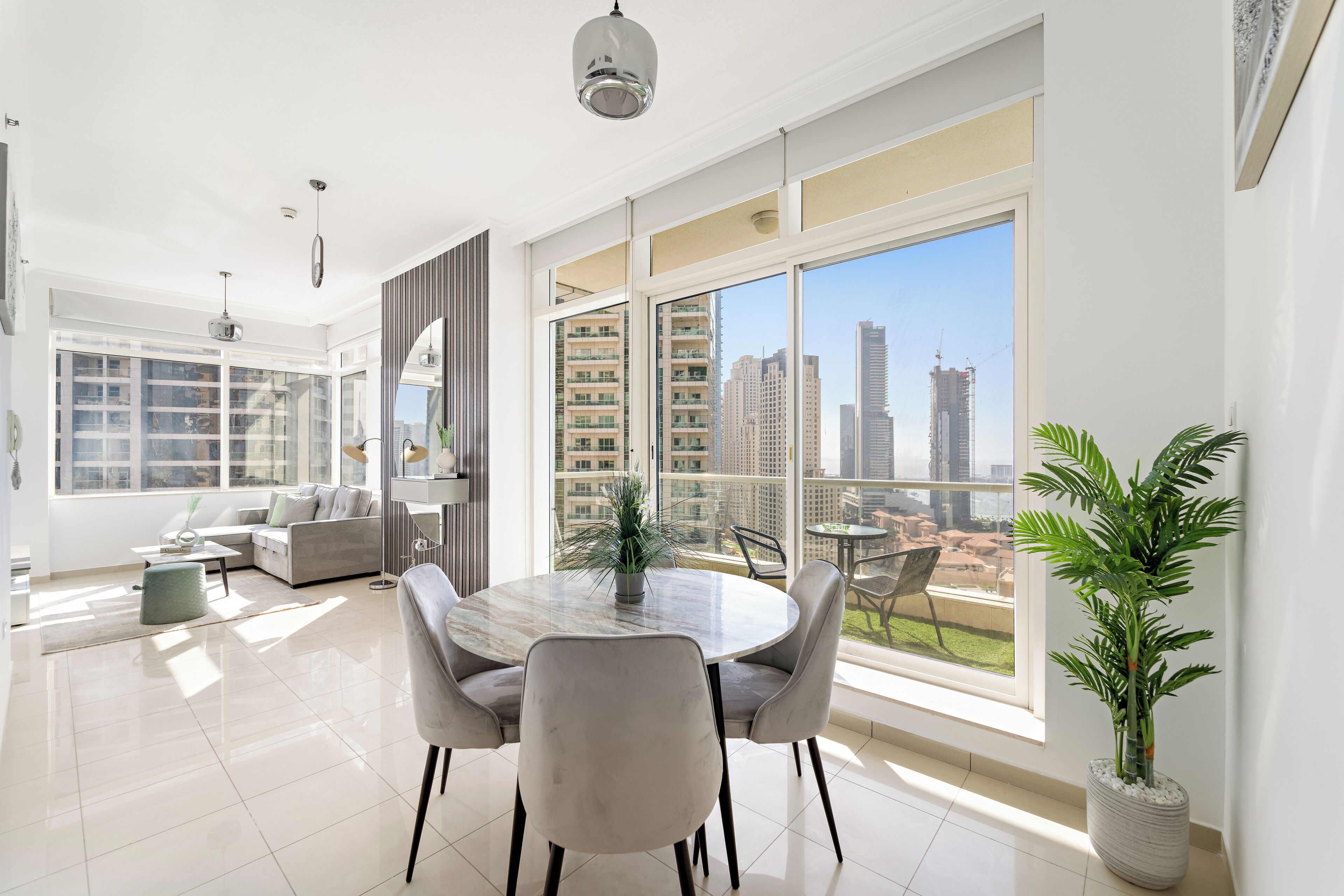 Apartamento luxo | Área de estar | Smart TV 50 polegadas com canais digitais