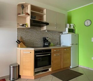 Fridge, microwave, oven, stovetop - Apartment for 3 persons (Zadar)