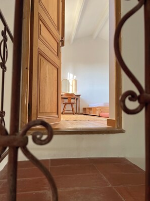 5 camere, Wi-Fi gratuito, lenzuola