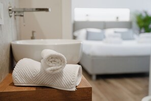 Habitación Confort doble | Ropa de cama de alta calidad y edredones de plumas