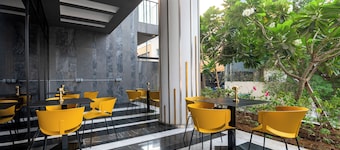 Izzzi Life Mint- Apart Hotel