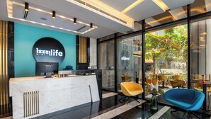 Reception - izzzi life Mint Holiday Home Apartments (Dubai)