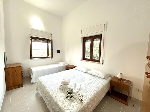 2 bedrooms, bed sheets