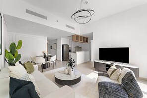 Appartement royal | Aire de séjour | Téléviseur connecté de 50 po avec télévision numérique