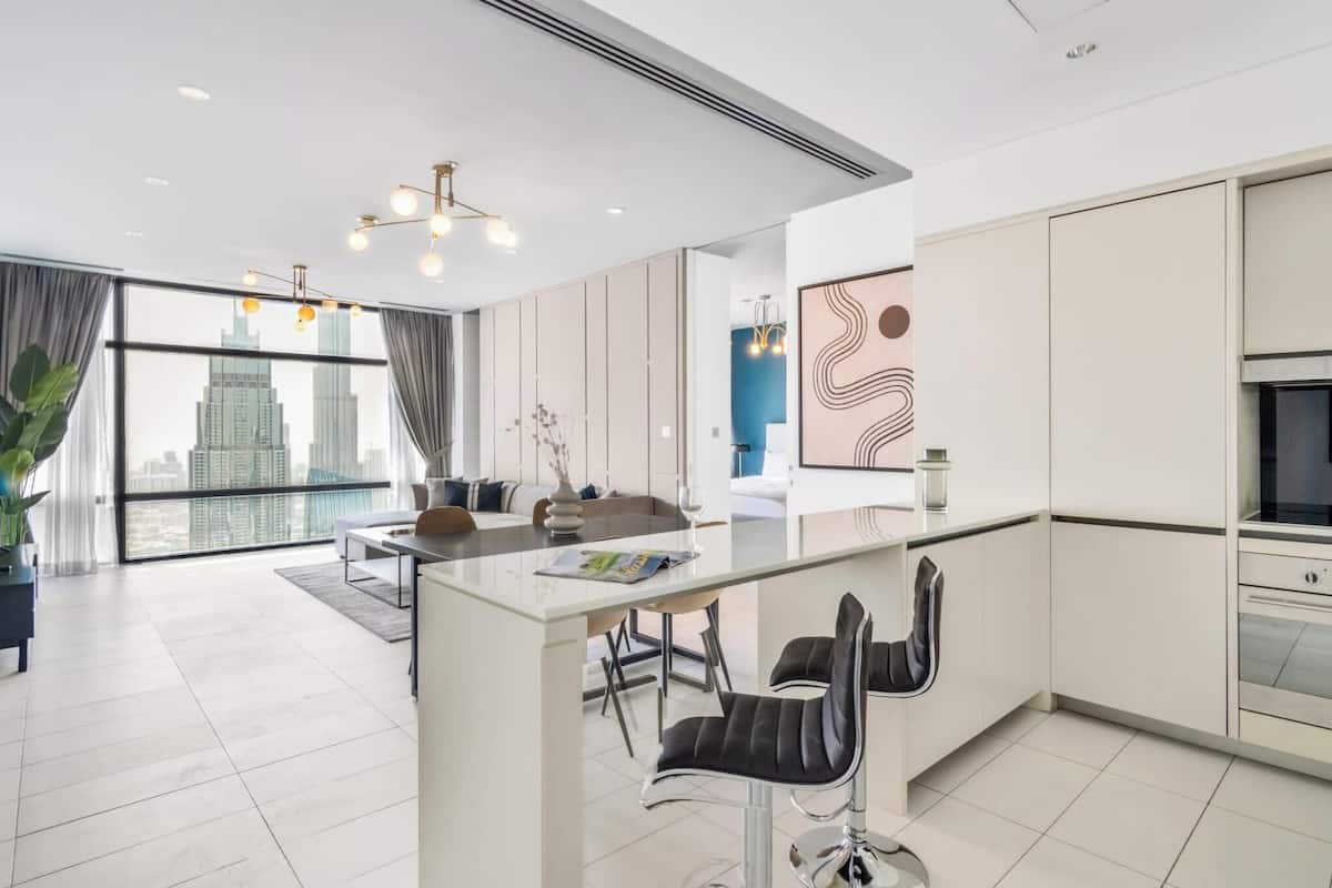 Executive Apartment | Living area | 43-inch flat-screen TV with cable channels