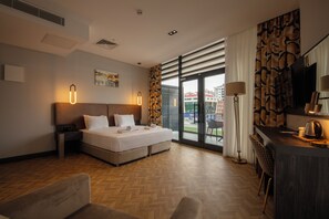 Panoramic-Suite | Hochwertige Bettwaren, Minibar, Zimmersafe