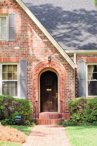 Bright 3BR Retreat | Near Riverwalk Stadium