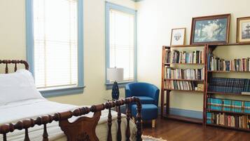 3 habitaciones, escritorio, tabla de planchar con plancha y wifi gratis