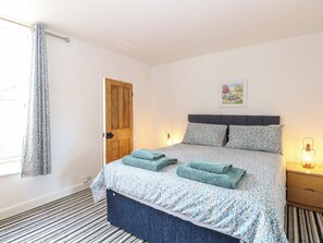 Cottage | 2 bedrooms, individually decorated, individually furnished, free WiFi - Sole Bay Cottage (Lowestoft)