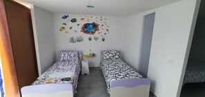 2 bedrooms, iron/ironing board, travel cot, WiFi - Villa with apartment and big garden share (Puglia)
