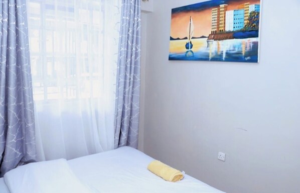 3 bedrooms, WiFi, bed sheets - Lovely 3 bedroom apartment, with wifi , free parking and Netflix
 (Kisii)