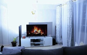 Living area - Lovely 3 bedroom apartment, with wifi , free parking and Netflix
 (Kisii)