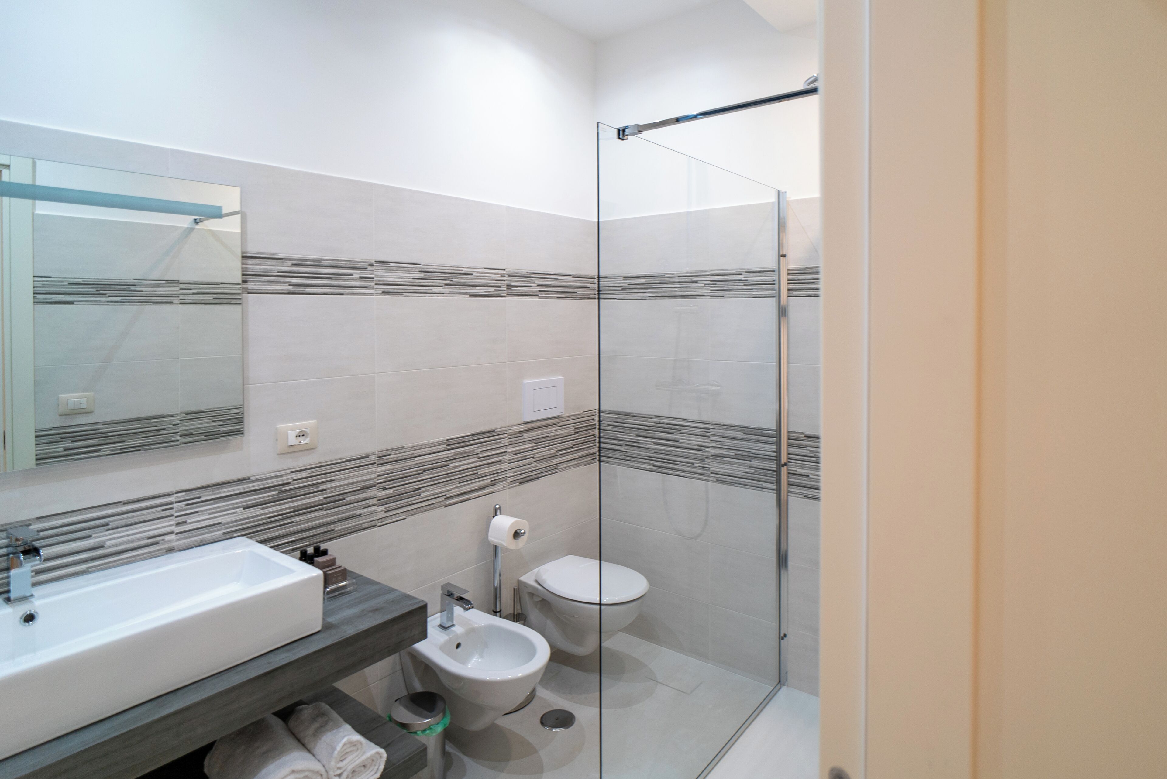 Superior Triple Room | Bathroom