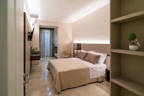 Habitación cuádruple clásica | Sábanas italianas Frette, ropa de cama de alta calidad, minibar
