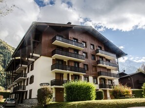 Exterior - Apartment with balcony, parking and pets allowed in Chamonix (Chamonix-Mont-Blanc)