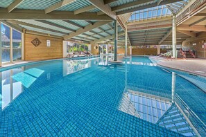 Indoor pool - Ultiqa Village Resort (Port Macquarie)