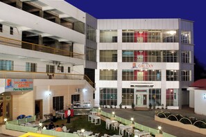 Front of property - Hotel Galaxy Deluxe (Jalna)