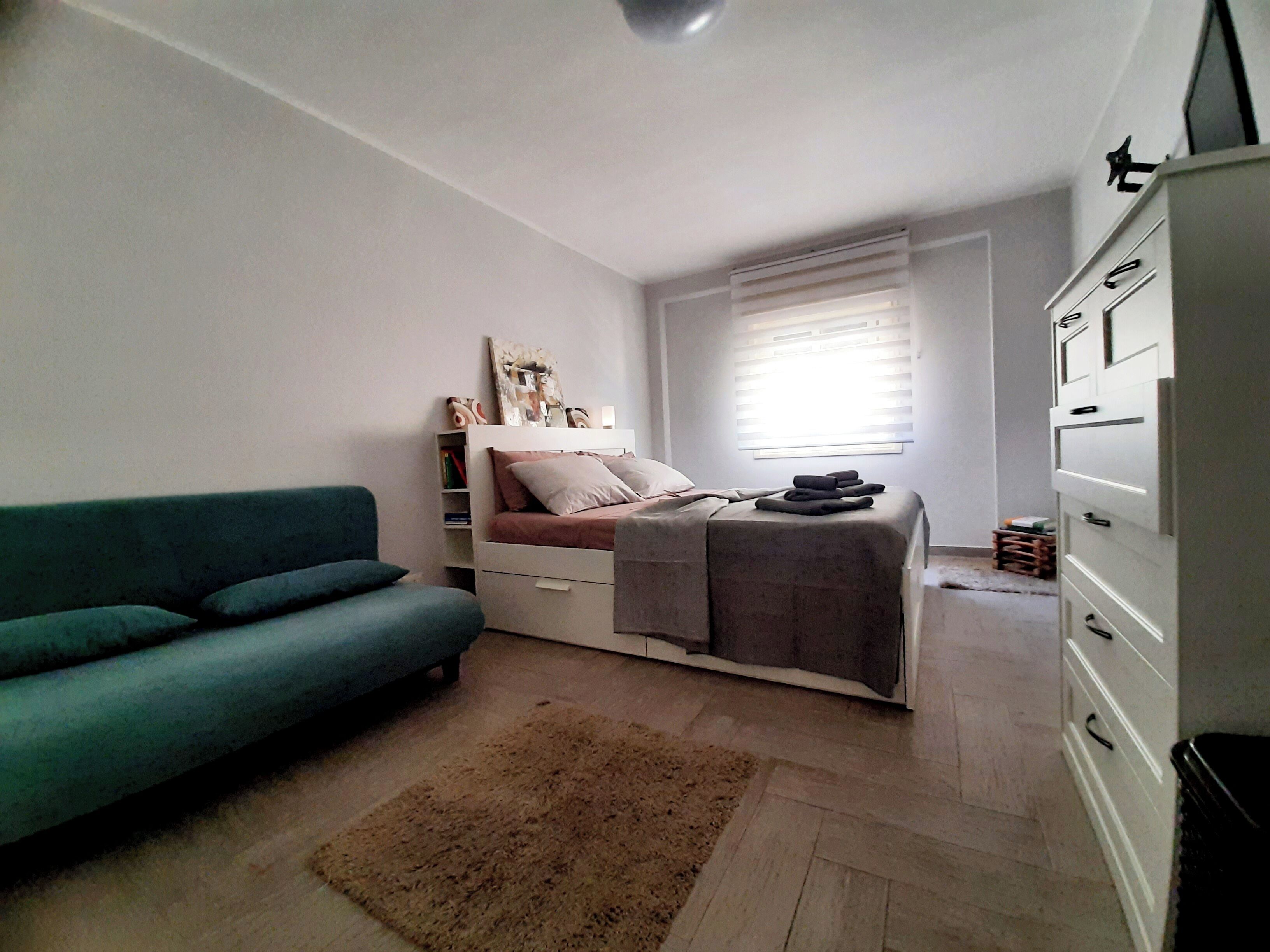 Enchanting Penthouse: Free WiFi, Double Terrace