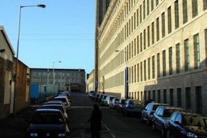 Free parking nearby - Stunning 1-bed Apartment in Bradford (Bradford)
