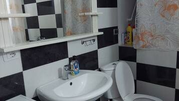 Towels, soap, shampoo, toilet paper