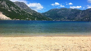 Apartment | Beach - Impeccable 1-bed Apartment in Morinj (Kotor)