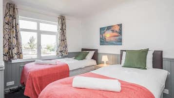 House | 3 bedrooms, iron/ironing board, free WiFi, bed sheets