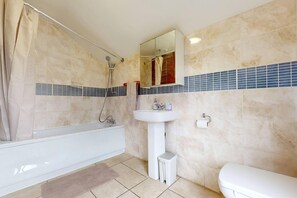 Maison | Salle de bain | Ensemble baignoire-douche, baignoire profonde, séchoir à cheveux