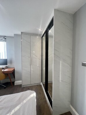 Apartment, Multiple Beds | 2 bedrooms, iron/ironing board, free WiFi, bed sheets - West London Star Aparthotel (West Drayton)