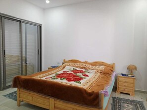 2 bedrooms, bed sheets