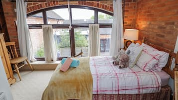 Cottage | 4 bedrooms, individually decorated, individually furnished, free WiFi