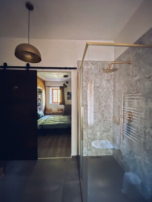 Shower, hair dryer, towels, soap - Casal Camillo, relaxation between nature and the sea.  (Marche)