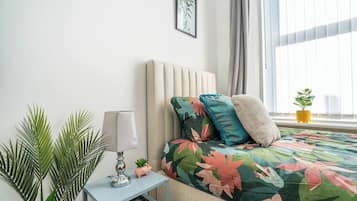 3 bedrooms, desk, iron/ironing board, travel crib