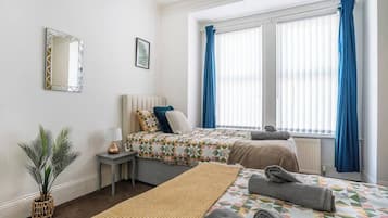 3 bedrooms, desk, iron/ironing board, travel cot