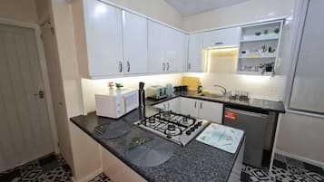 Fridge, cookware/dishes/utensils