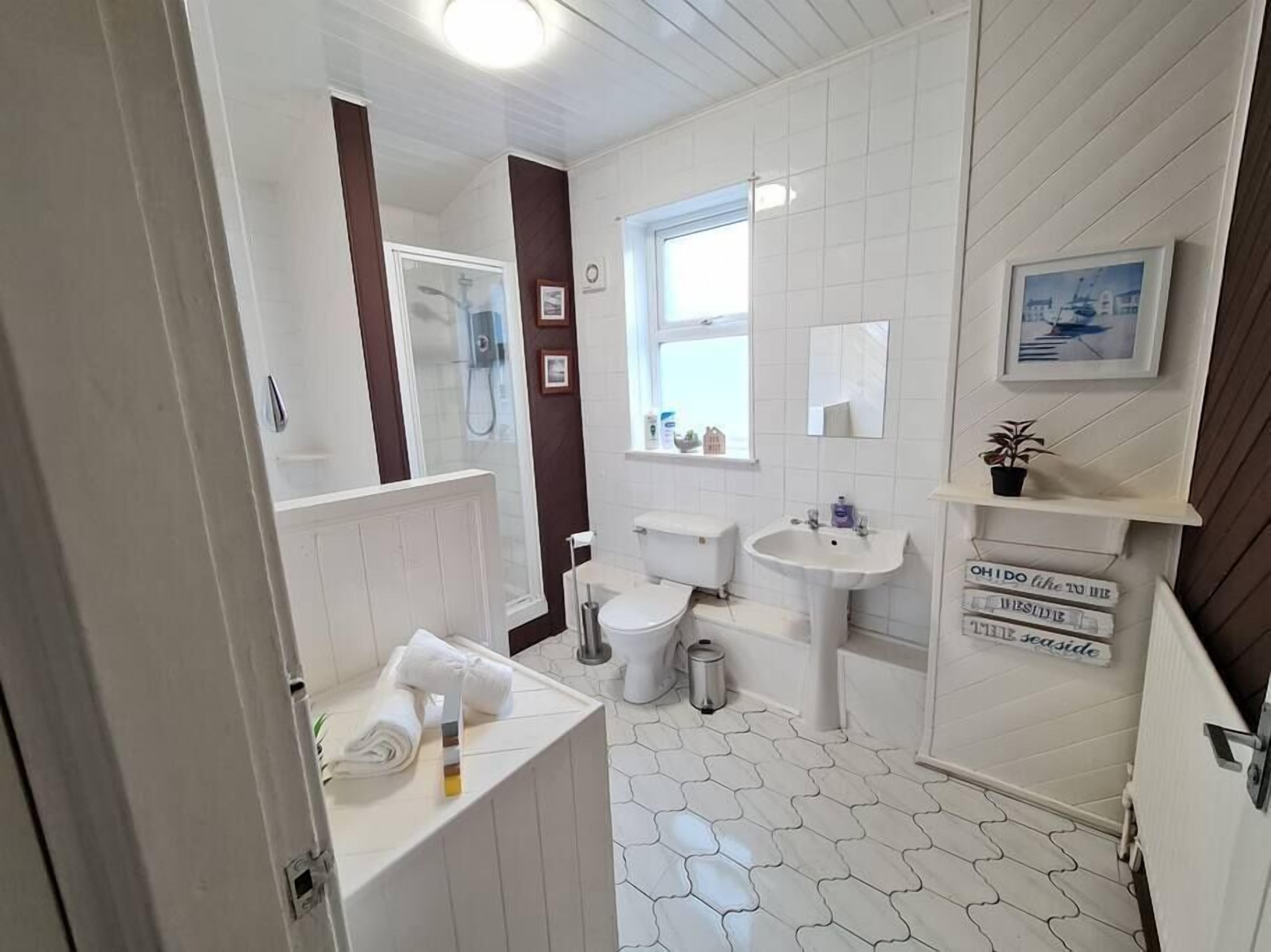 Suihku, hiustenkuivaaja