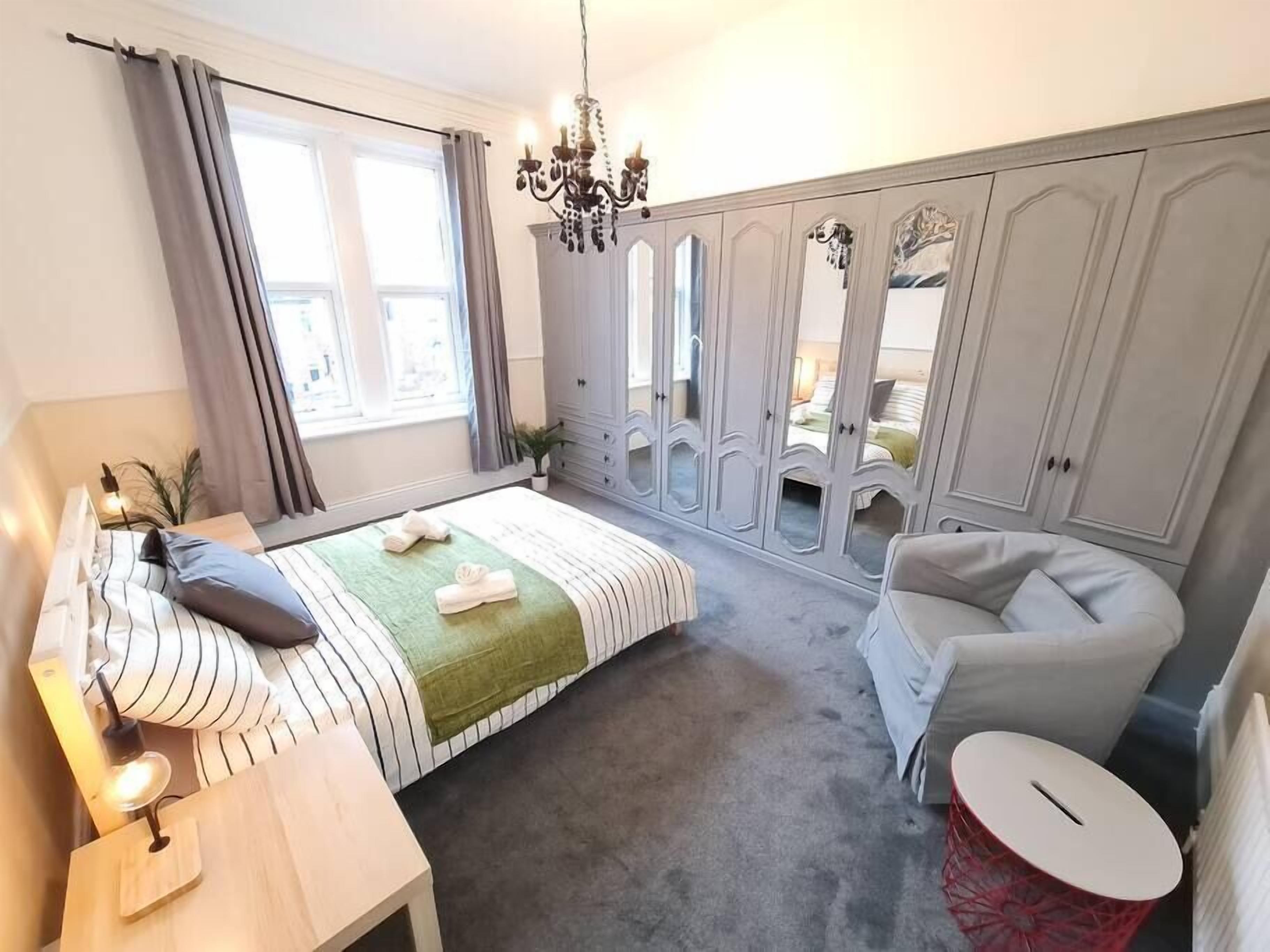 3 bedrooms, iron/ironing board, WiFi