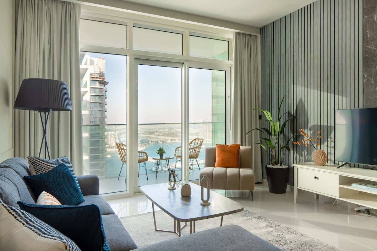 Classic Apartment | Living area | 43-inch flat-screen TV with cable channels