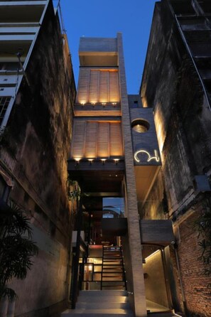 Exterior - Na Tanao 1969 (Bangkok)